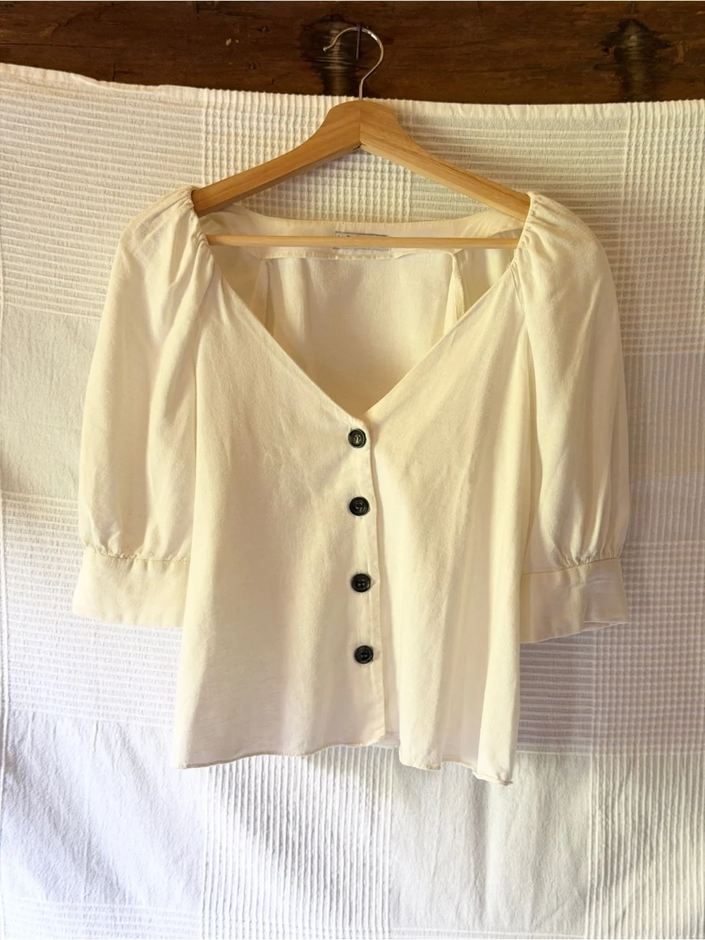 Zara Cream V-Neck Button Front Blouse